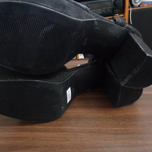 Torrid All Over Raffia Platform Heel Black Sz 13 WW - Picture 6 of 8